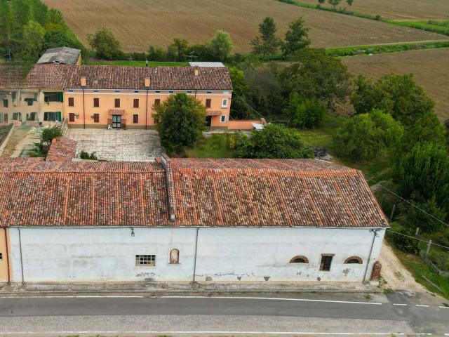 Casa in vendita a Commessaggio, Lombardia
