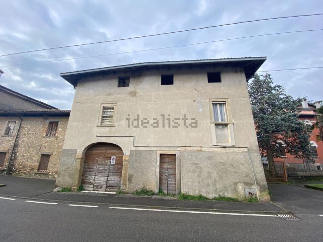 Casa in vendita a Carobbio Degli Angeli, Lombardia