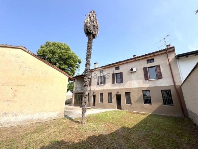 Casa in vendita a Casalmoro, Mantova