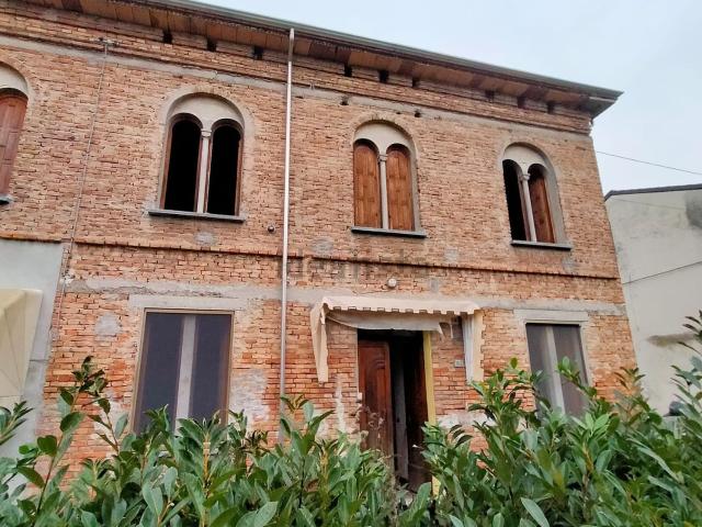 Casa in vendita a Bassa Reggiana, Re