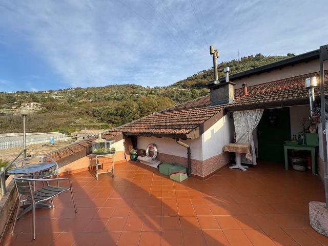 Casa in vendita a Vallecrosia, Liguria