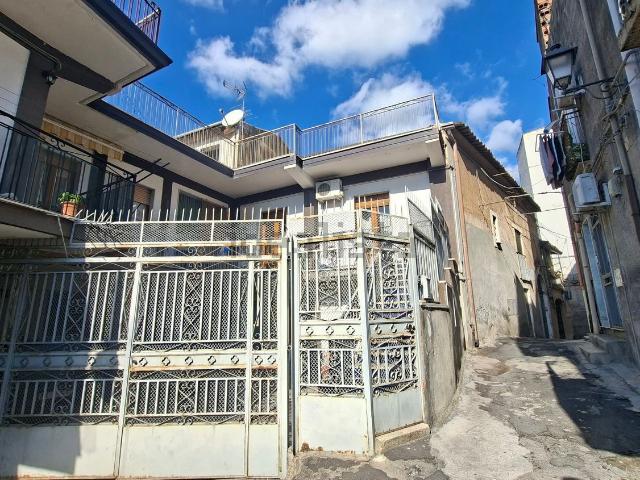 Casa in vendita a Paternò, Sicilia