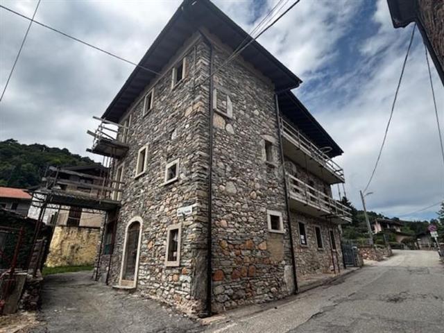 Casa in vendita a Comunità Montana del Piambello, Cuasso Al Monte
