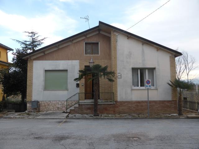 Casa in vendita a Marche, Macerata