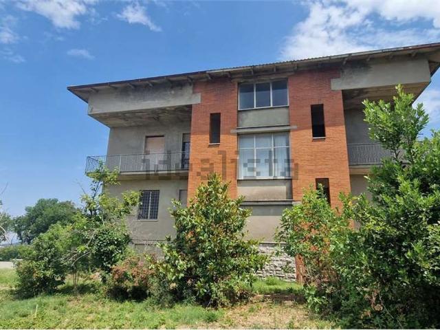 Casa in vendita a Gualdo Cattaneo, Umbria