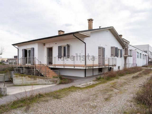 Casa in vendita a Veronella, Veneto
