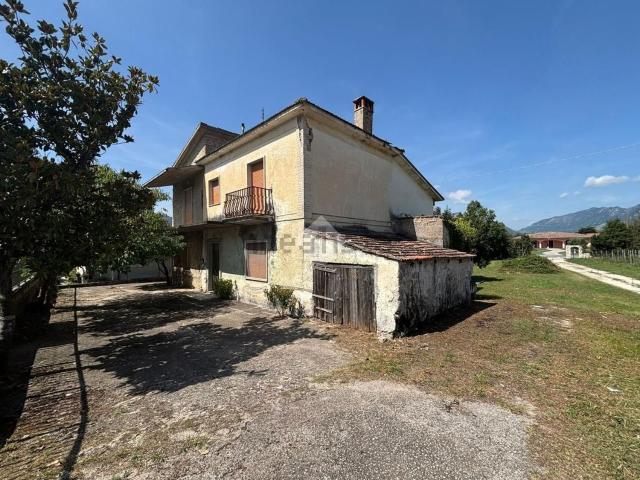 Casa in vendita a San Silvestro, Cassino
