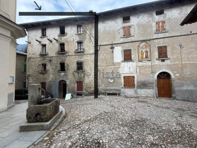 Casa in vendita a Comunità montana della valle Camonica, Corteno Golgi