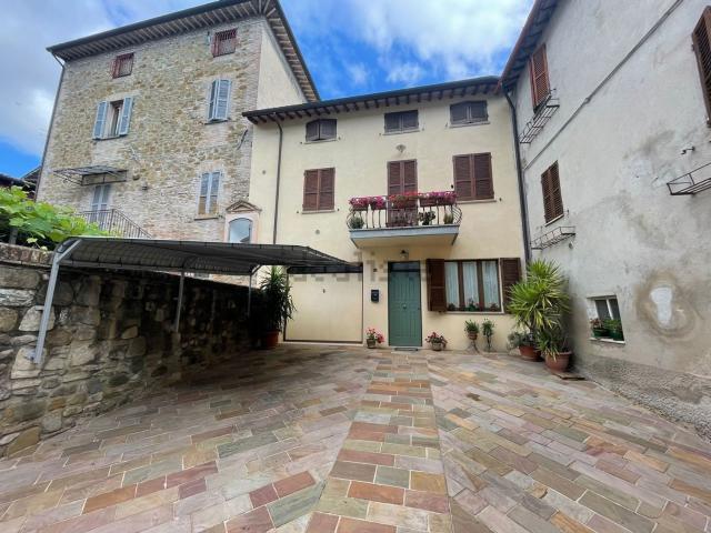 Casa in vendita a Assisi, Umbria