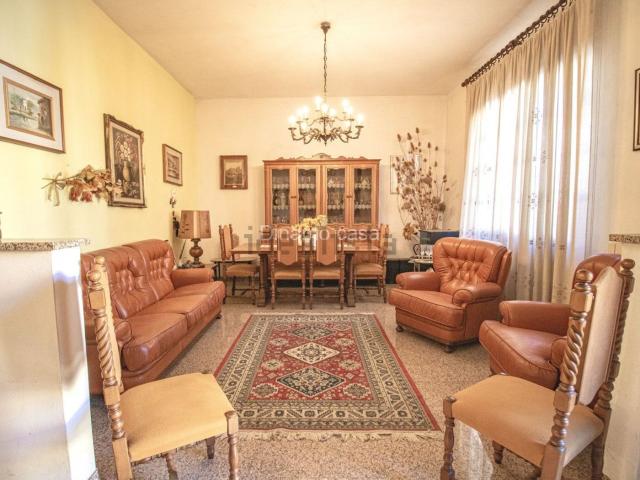 Casa in vendita a Prato, Toscana