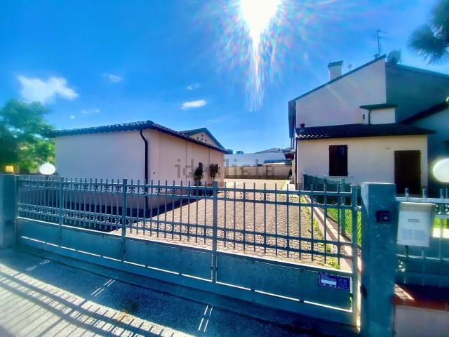 Casa in vendita a Ravenna, Reggio Emilia