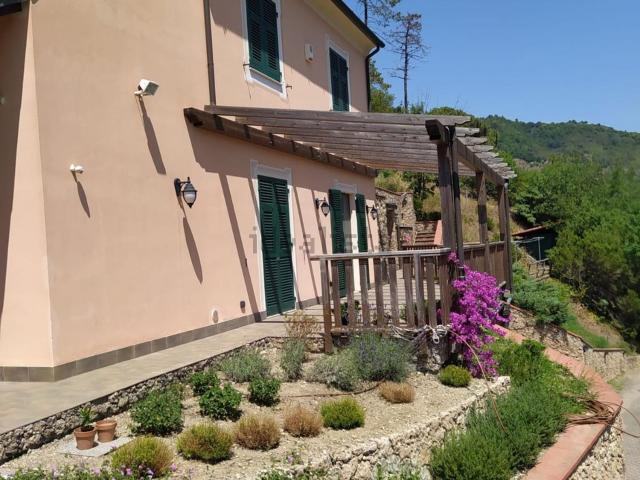 Casa in vendita a Ellera, Albisola Superiore
