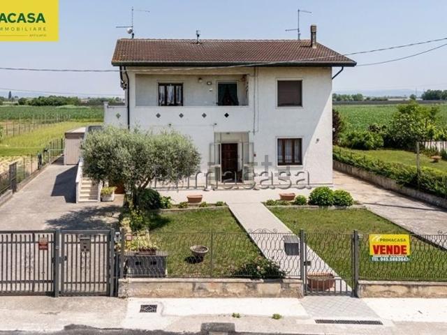 Casa in vendita a Albaredo D'adige, Veneto