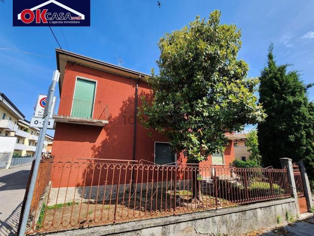 Casa in vendita a Bussolengo, Veneto