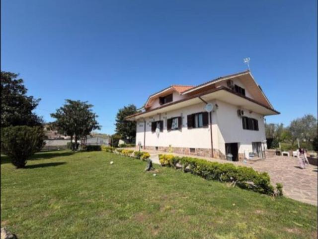 Casa in vendita a Aprilia, Lazio
