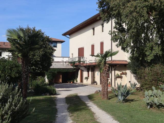 Casa in vendita a Castions di Strada / Cjasteons di Strade, Udine / Udin / Videm