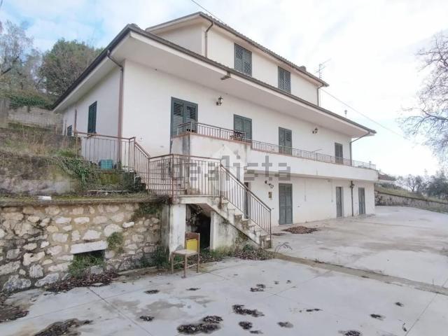 Casa in vendita a Cervaro, Lazio