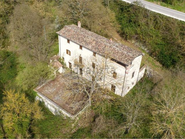 Casa in vendita a Colle, Atina