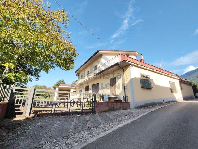 Casa in vendita a Faicchio, Campania