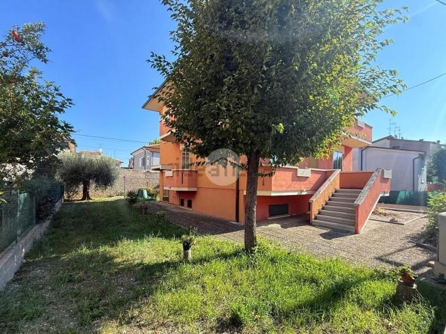 Casa in vendita a Sant'Orso, Fano