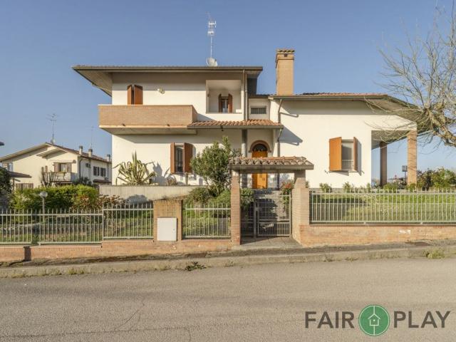 Casa in vendita a Unione di Comuni della Romagna Forlivese, Quattro