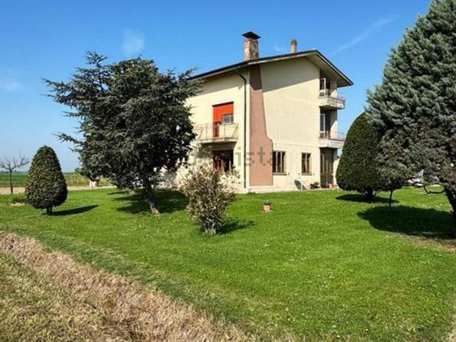 Casa in vendita a Ferrara, Reggio Emilia