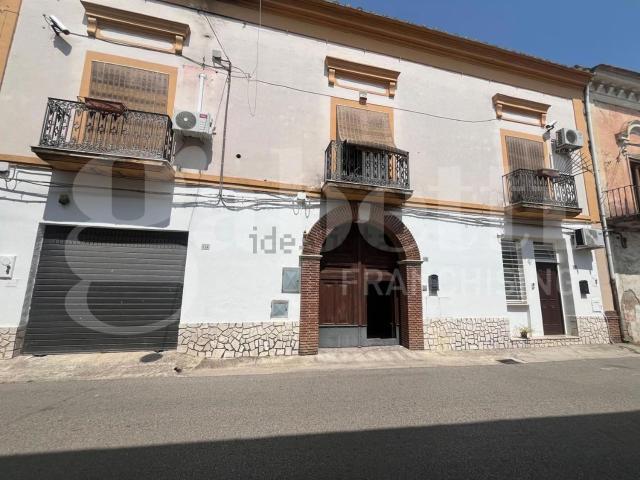 Casa in vendita a Calvi Risorta, Campania