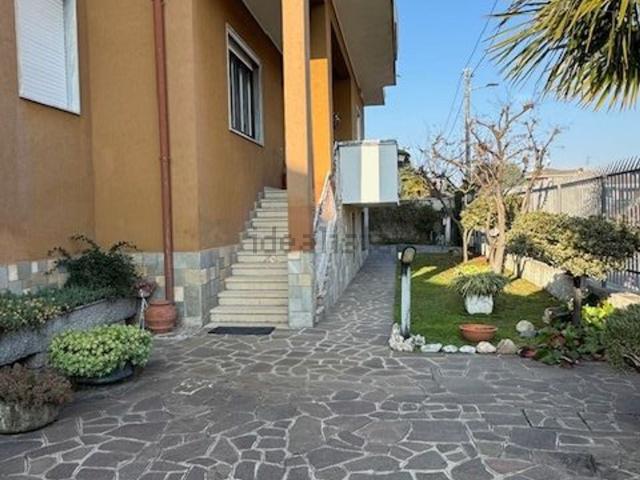 Casa in vendita a Inveruno, Lombardia