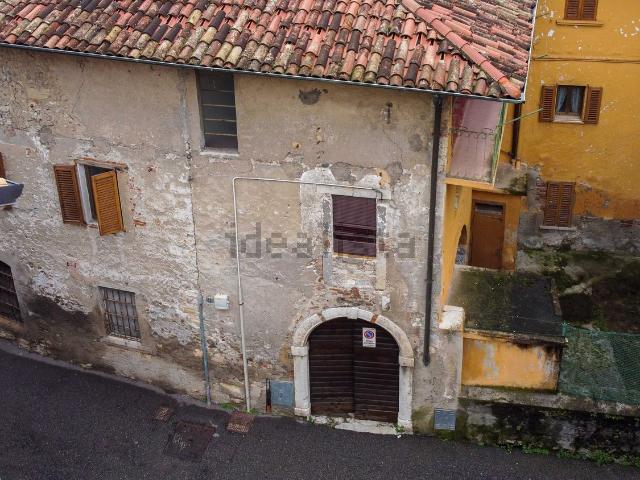 Casa in vendita a Botta, Nembro