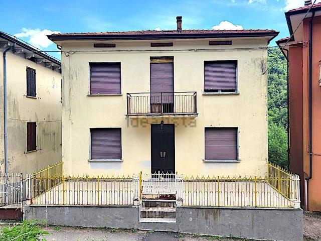 Casa in vendita a Bedonia, Reggio Emilia