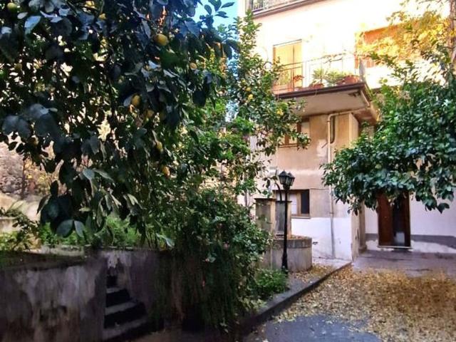 Casa in vendita a Paternò, Sicilia