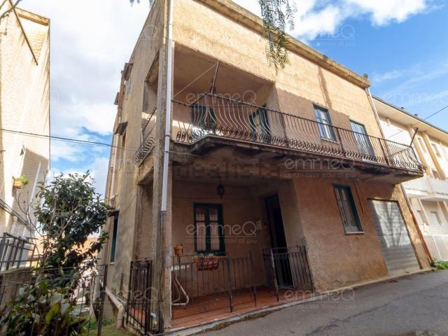 Casa in vendita a Castelbuono, Sicilia