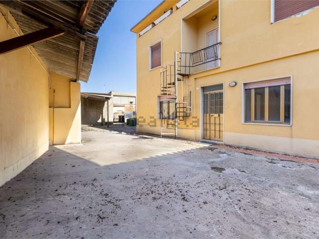 Casa in vendita a Uta, Sardigna/Sardegna