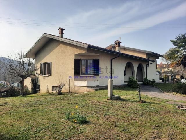 Casa in vendita a Villa D'adda, Lombardia