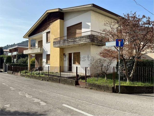 Casa in vendita a Olarigo, Vittorio Veneto