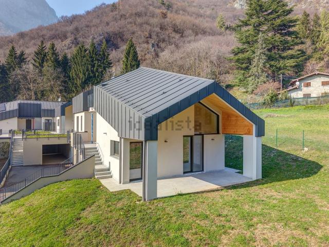 Casa in vendita a Laorca, Lecco