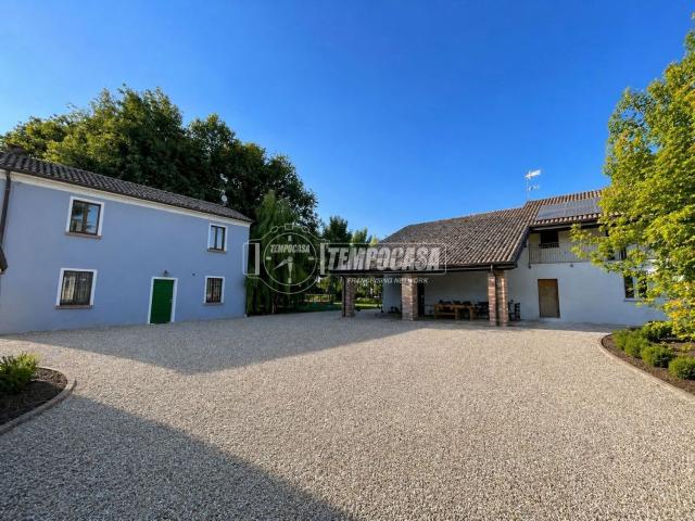 Casa in vendita a Corana, Lombardia
