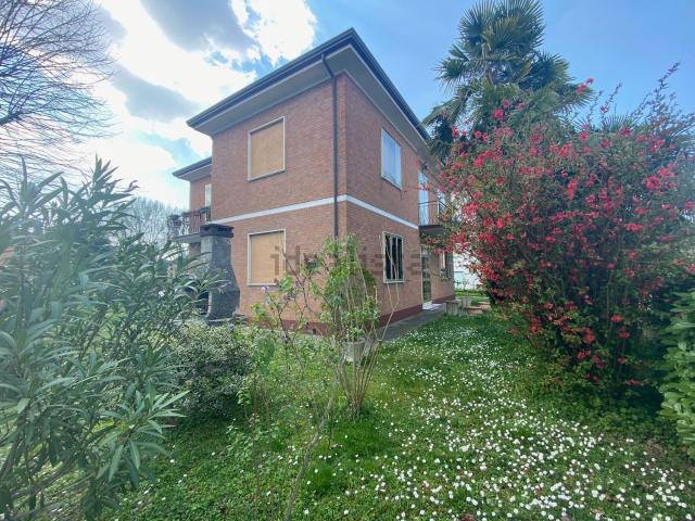 Casa in vendita a Ferrara, Reggio Emilia