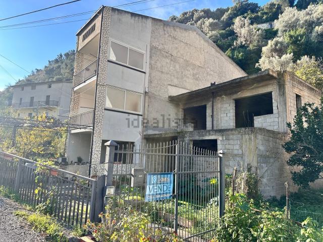 Casa in vendita a Caronia, Sicilia