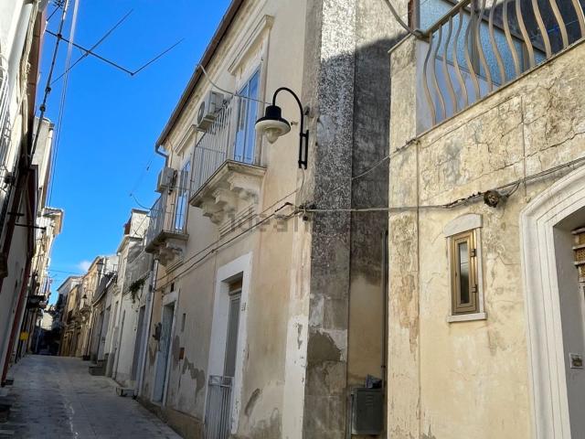 Casa in vendita a Chiaramonte Gulfi, Sicilia