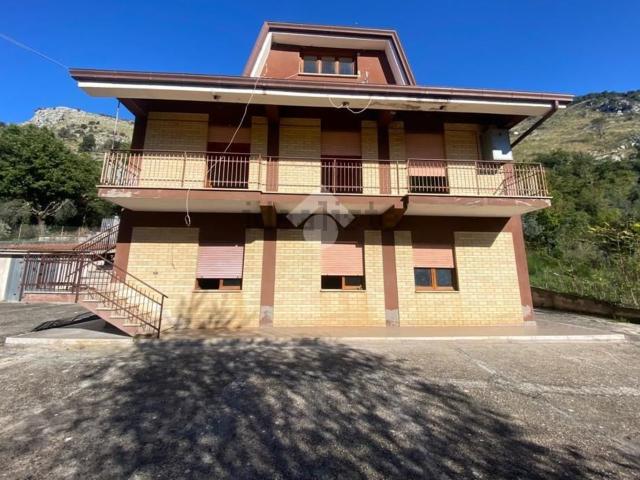 Casa in vendita a Roccasecca, Lazio