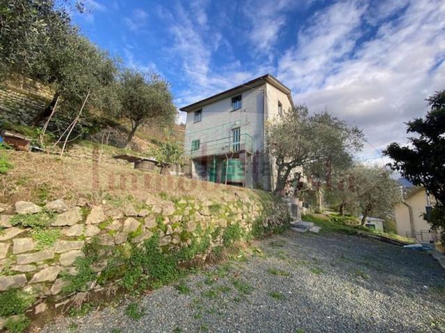 Casa in vendita a Mezzanego, Liguria