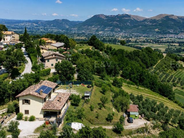 Casa in vendita a Gubbio, Umbria