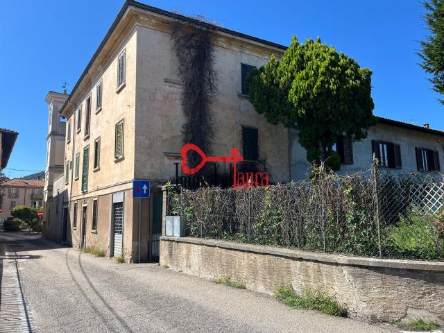 Casa in vendita a Comunità Montana del Piambello, Arcisate