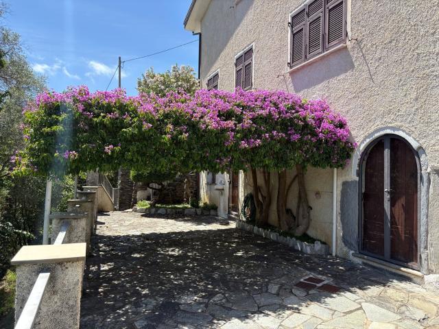 Casa in vendita a Carasco, Liguria