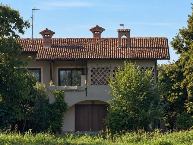 Casa in vendita a Dorno, Lombardia