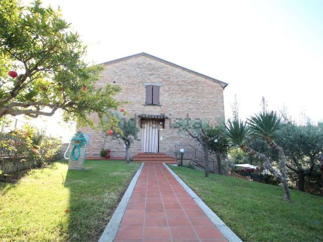 Casa in vendita a Castello, Marche