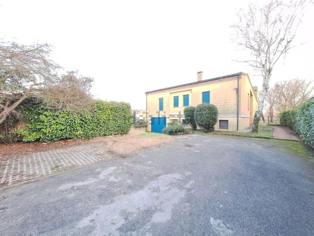 Casa in vendita a Rovigo, Veneto