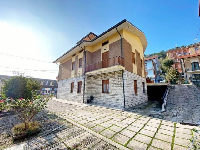 Casa in vendita a Baia Flaminia, Marche