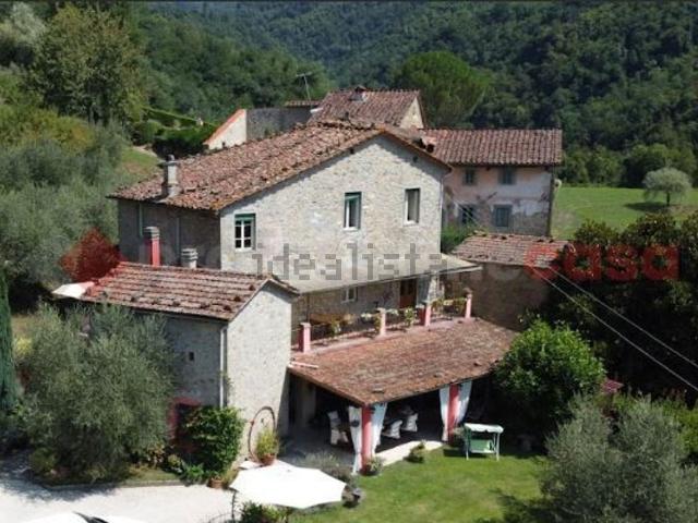 Casa in vendita a Monti di Villa, Bagni di Lucca